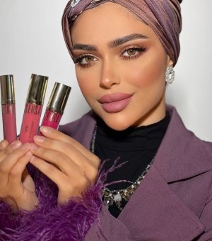 Liquid matte lipstick